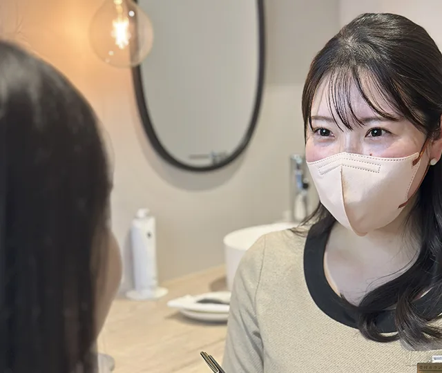 Maison Pureju銀座院 受付カウンセラー お客様対応中