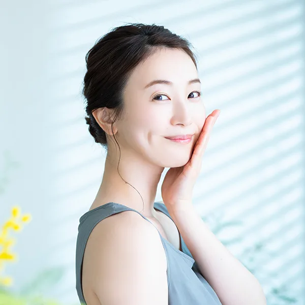 Maison Purejuのブレッシングキャンペーンで輝く肌を手に入れた女性のイメージ